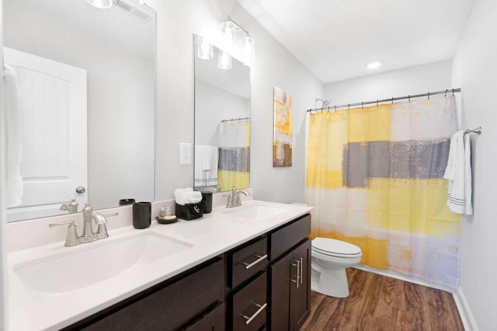 Make Lemonade In Luxury W King Bed And Free Parking Plus 40 Minutes To Nashville Clarksville Exterior foto