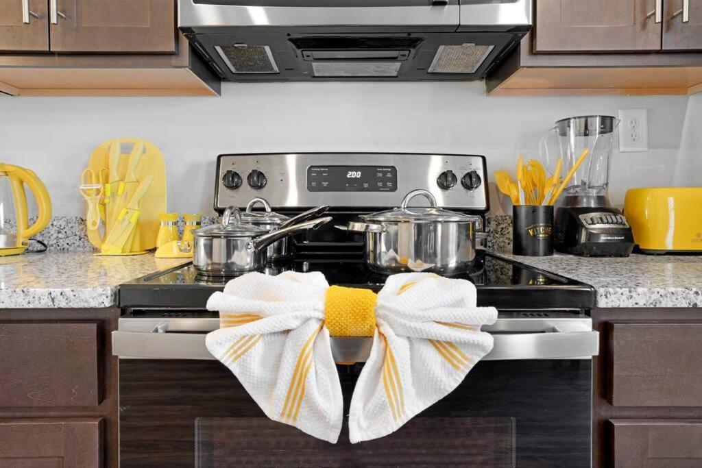 Make Lemonade In Luxury W King Bed And Free Parking Plus 40 Minutes To Nashville Clarksville Exterior foto