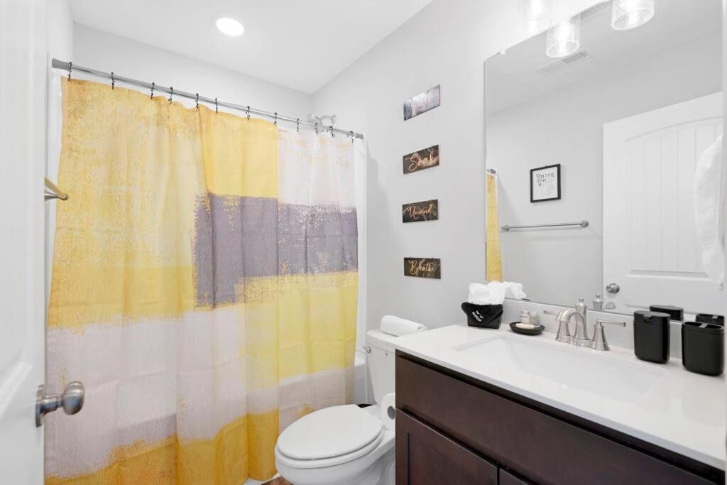 Make Lemonade In Luxury W King Bed And Free Parking Plus 40 Minutes To Nashville Clarksville Exterior foto