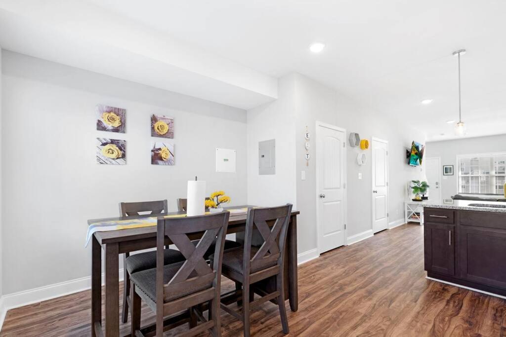 Make Lemonade In Luxury W King Bed And Free Parking Plus 40 Minutes To Nashville Clarksville Exterior foto