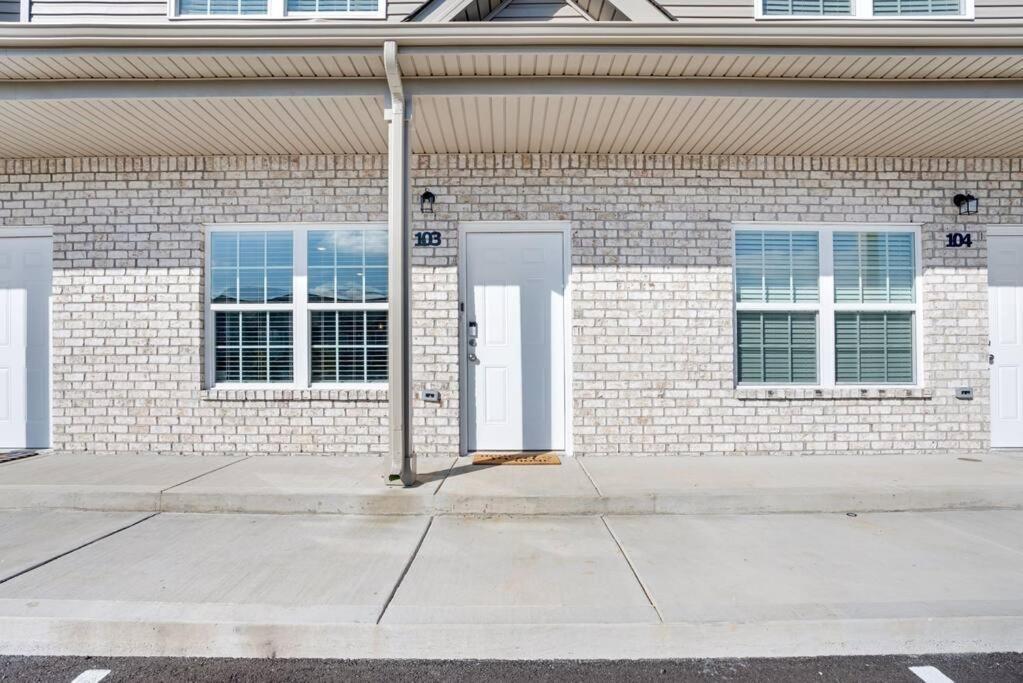 Make Lemonade In Luxury W King Bed And Free Parking Plus 40 Minutes To Nashville Clarksville Exterior foto