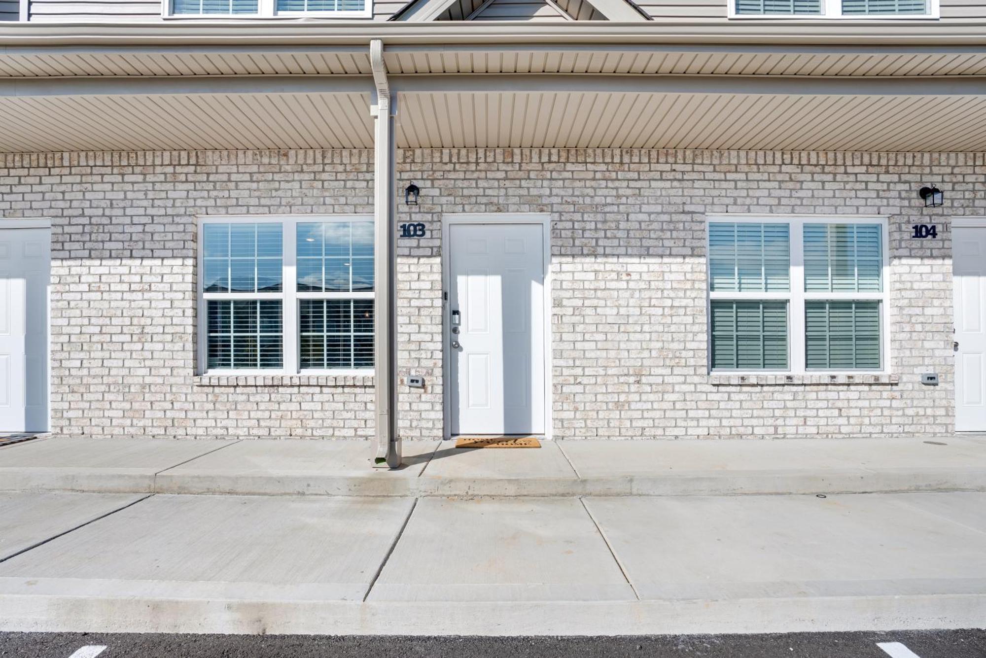 Make Lemonade In Luxury W King Bed And Free Parking Plus 40 Minutes To Nashville Clarksville Exterior foto